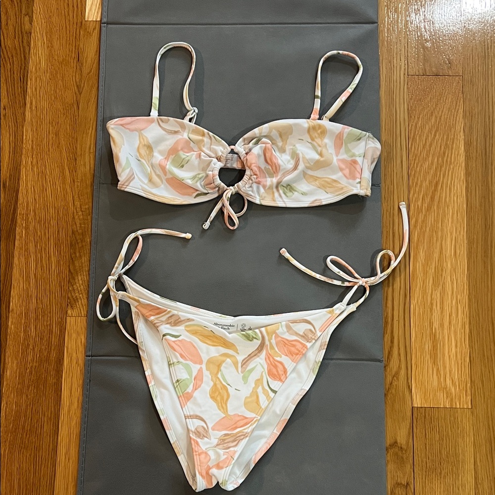Abercrombie & Fitch White and pink bikini set